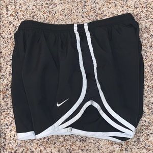 Women’s black nike running shorts S 9/10